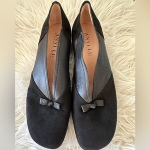 Anyi yu black leather suede wedge pump with bow